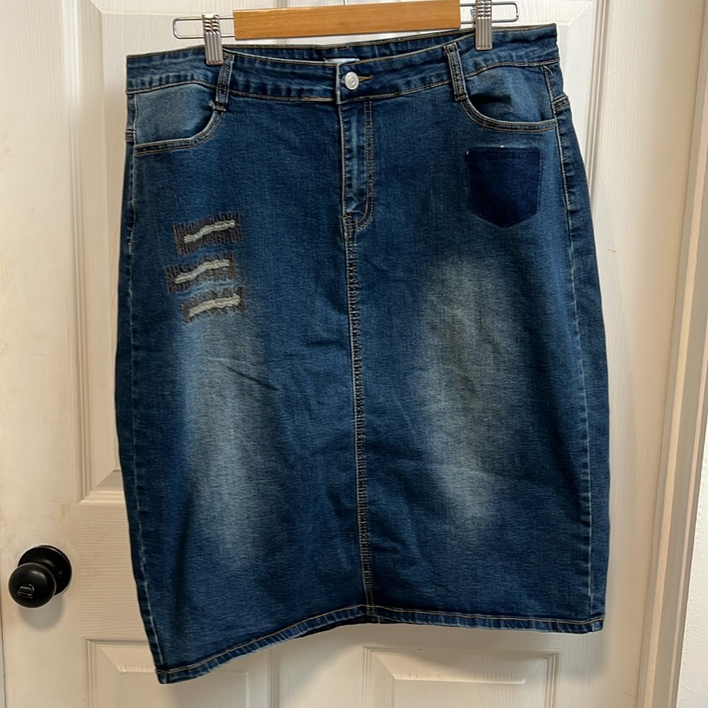 Cute denim skirt
